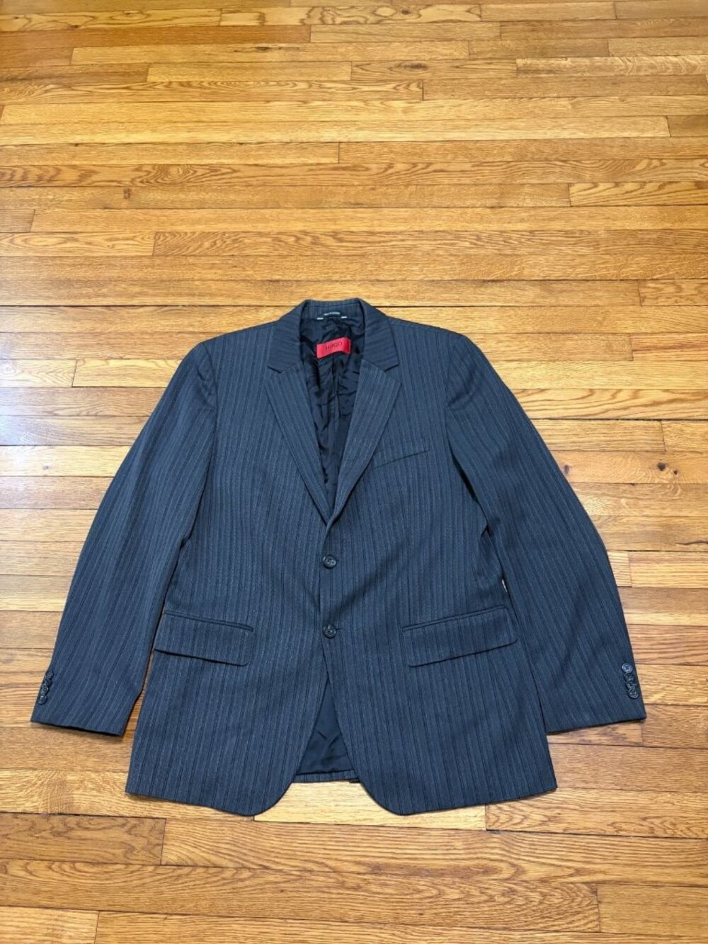 Hugo Boss Mens Blazer Jacket Sz 42R Gray Pinstriped Wool 2 Button Sport Coat